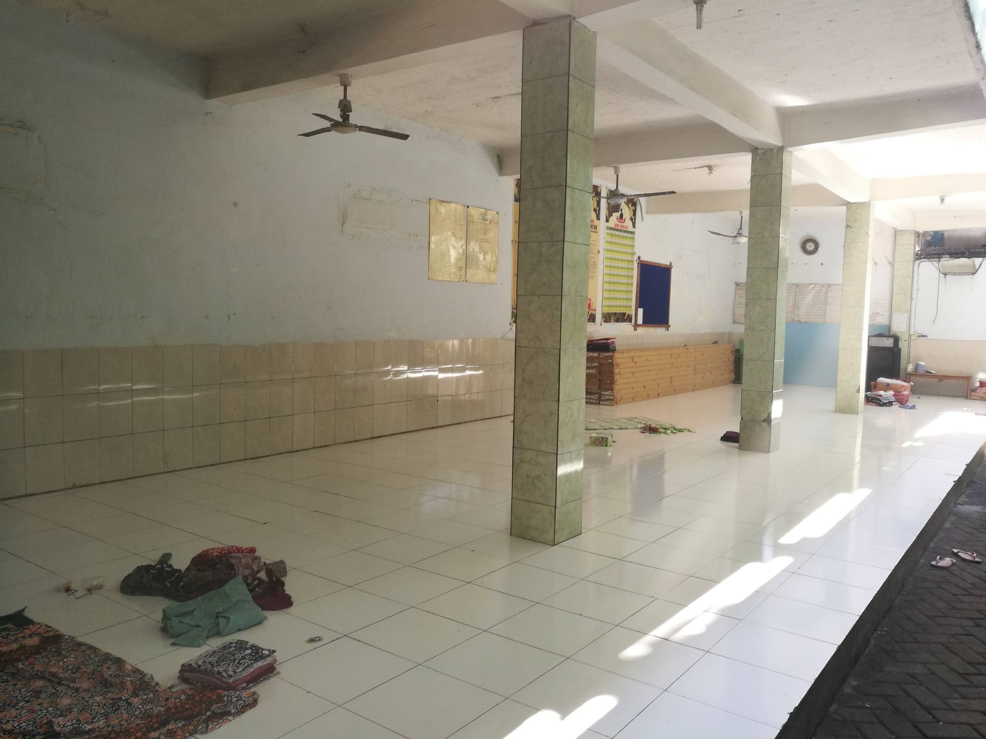 Aula kegiatan santri putri Pondok Pesantren Riyadlul Qur'an